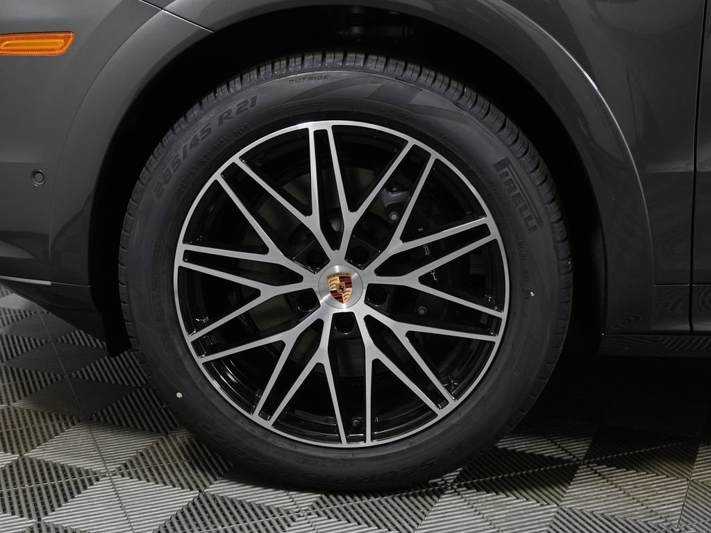 Used 2026 Porsche Cayenne Coupe AWD/4WD image 12