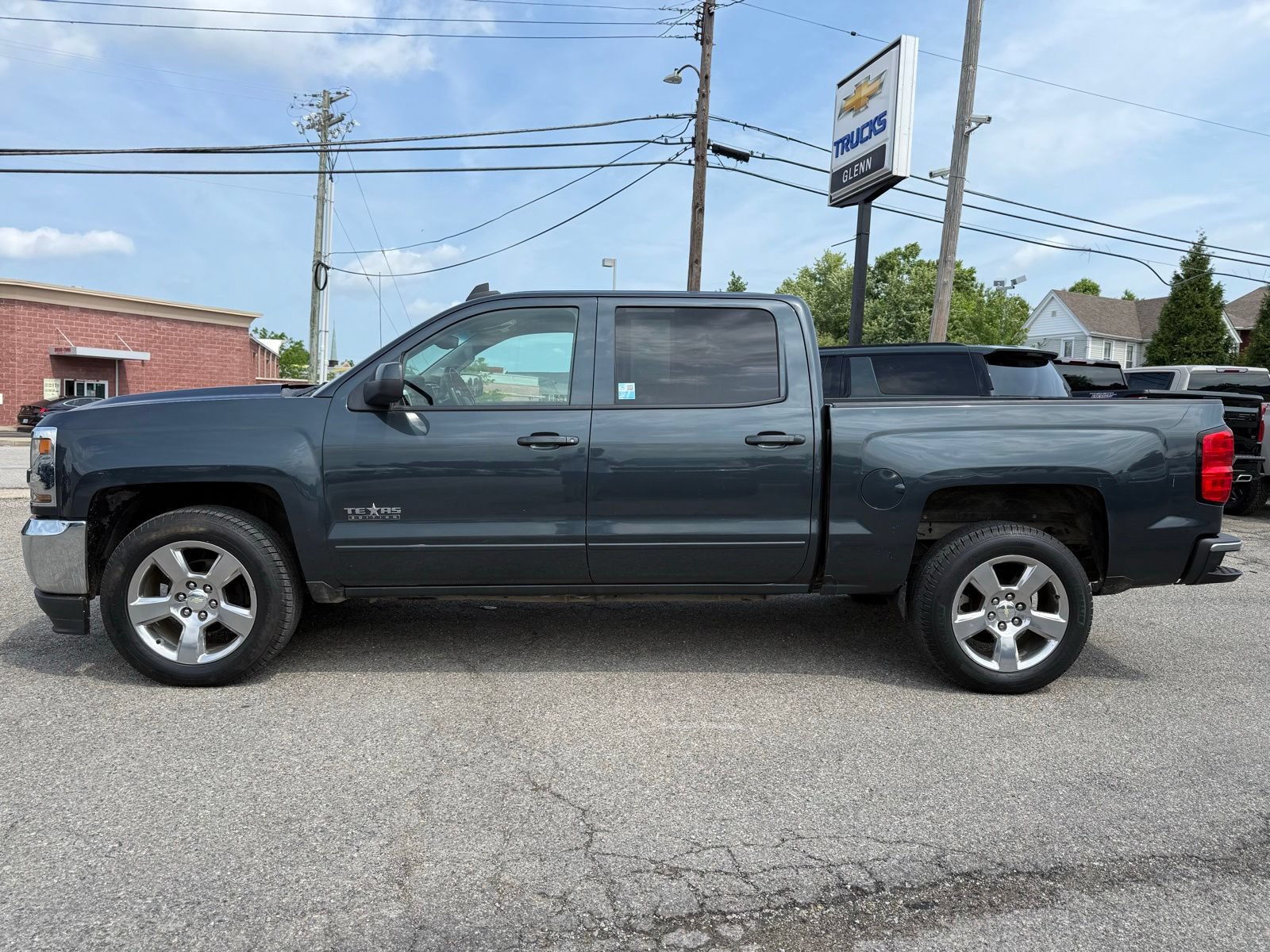 Used 2017 Chevrolet Silverado 1500 LT w/ Texas Edition RWD image 4