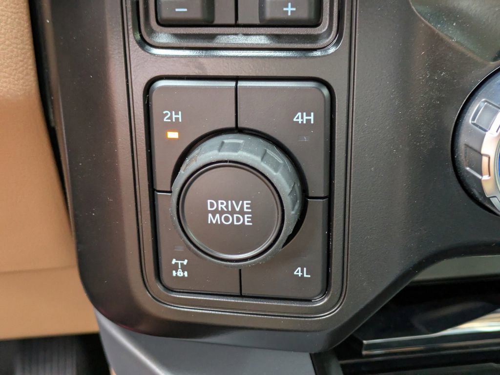 New 2026 Ford F250 Lariat w/ Black Appearance Package image 26