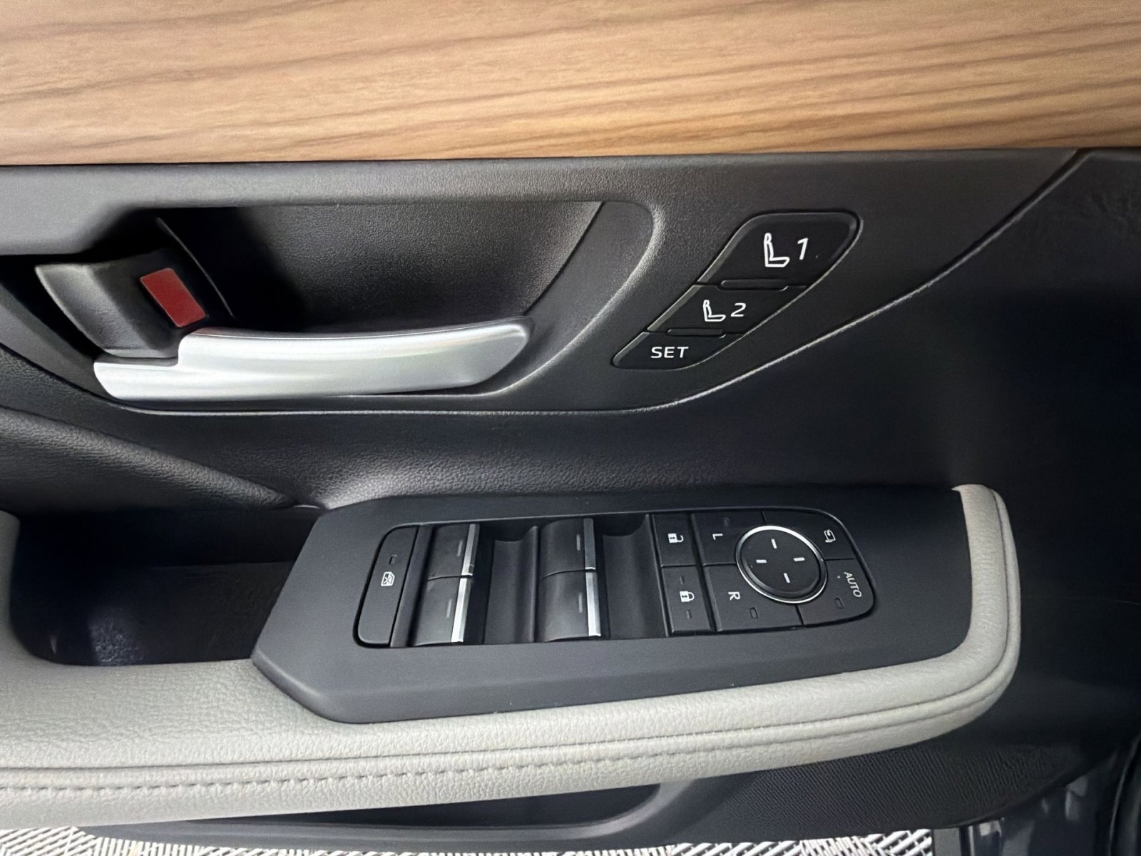 Used 2024 Toyota Grand Highlander XLE image 15