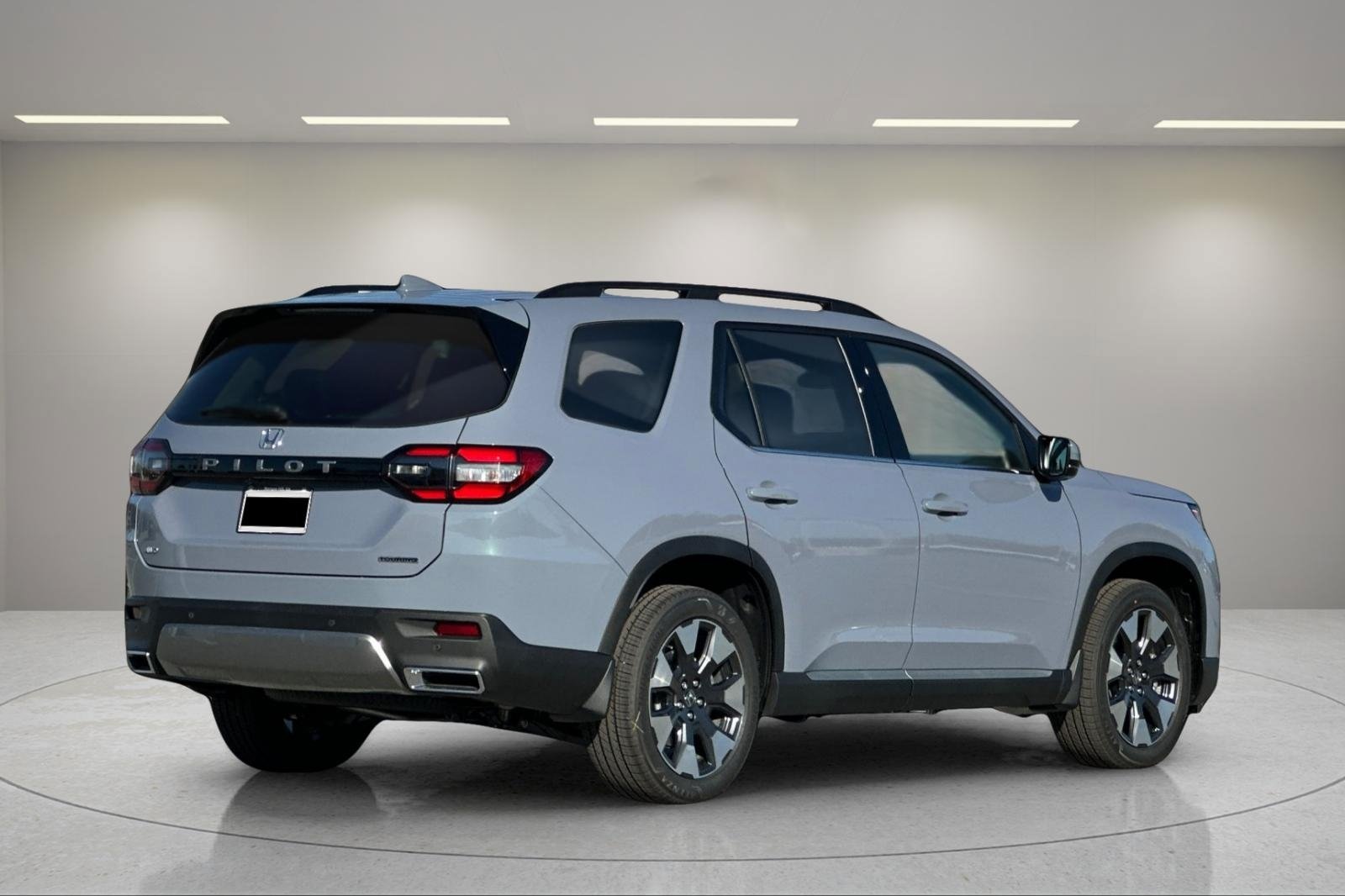New 2026 Honda Pilot Touring image 3