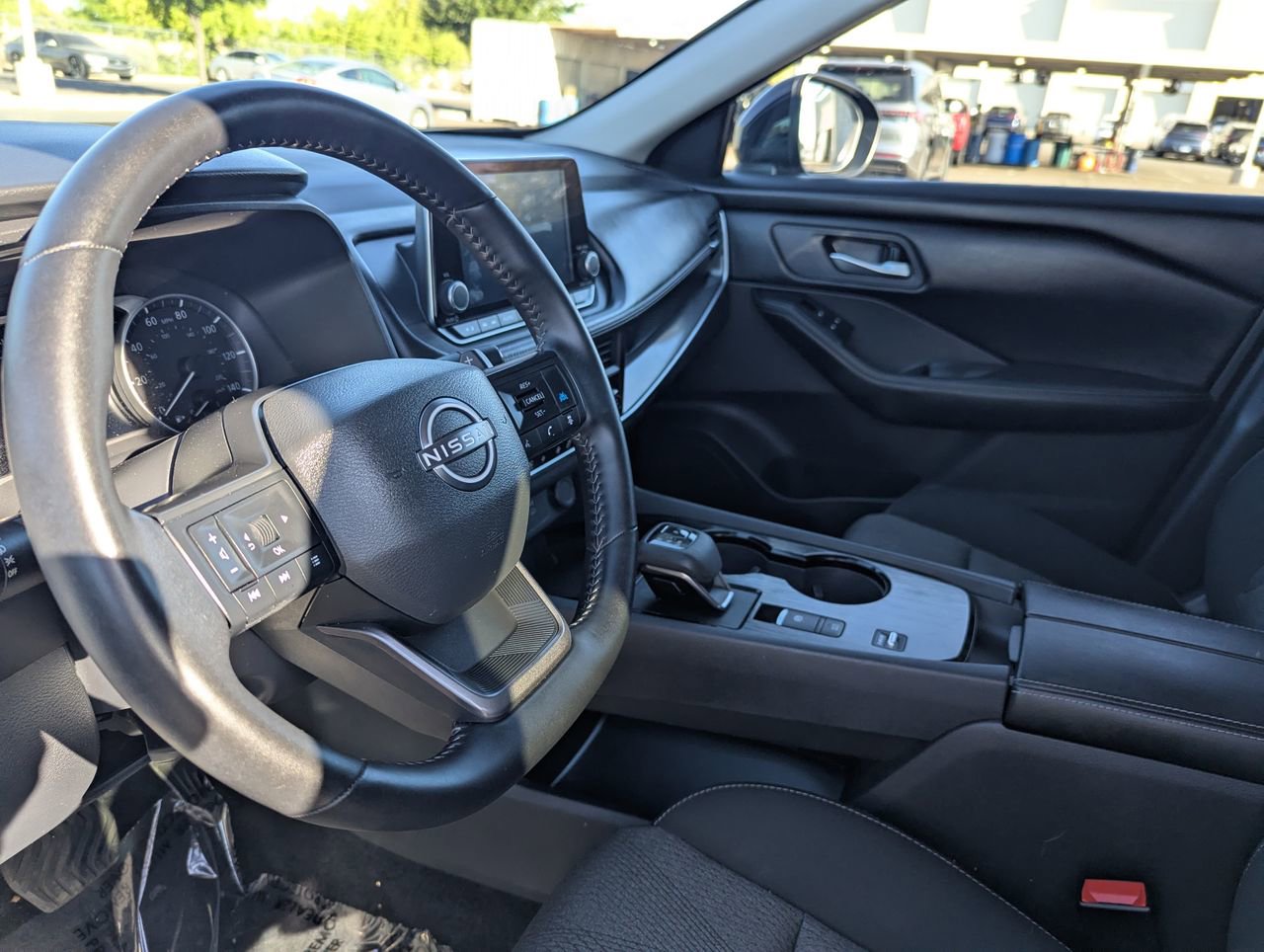 Certified 2025 Nissan Rogue SV image 31