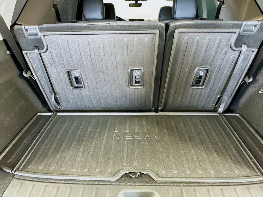 Certified 2025 Nissan Pathfinder Platinum AWD/4WD image 37