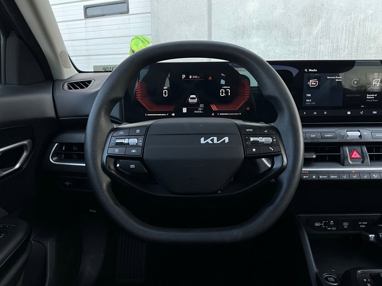 Used 2025 Kia K4 LXS image 32