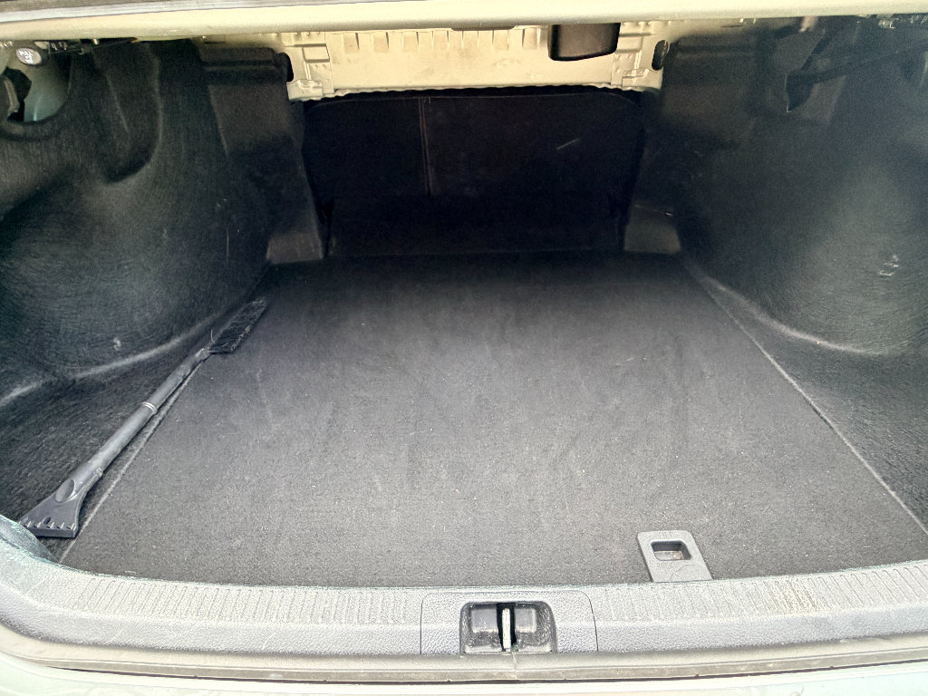 Used 2024 Toyota Camry SE FWD image 28