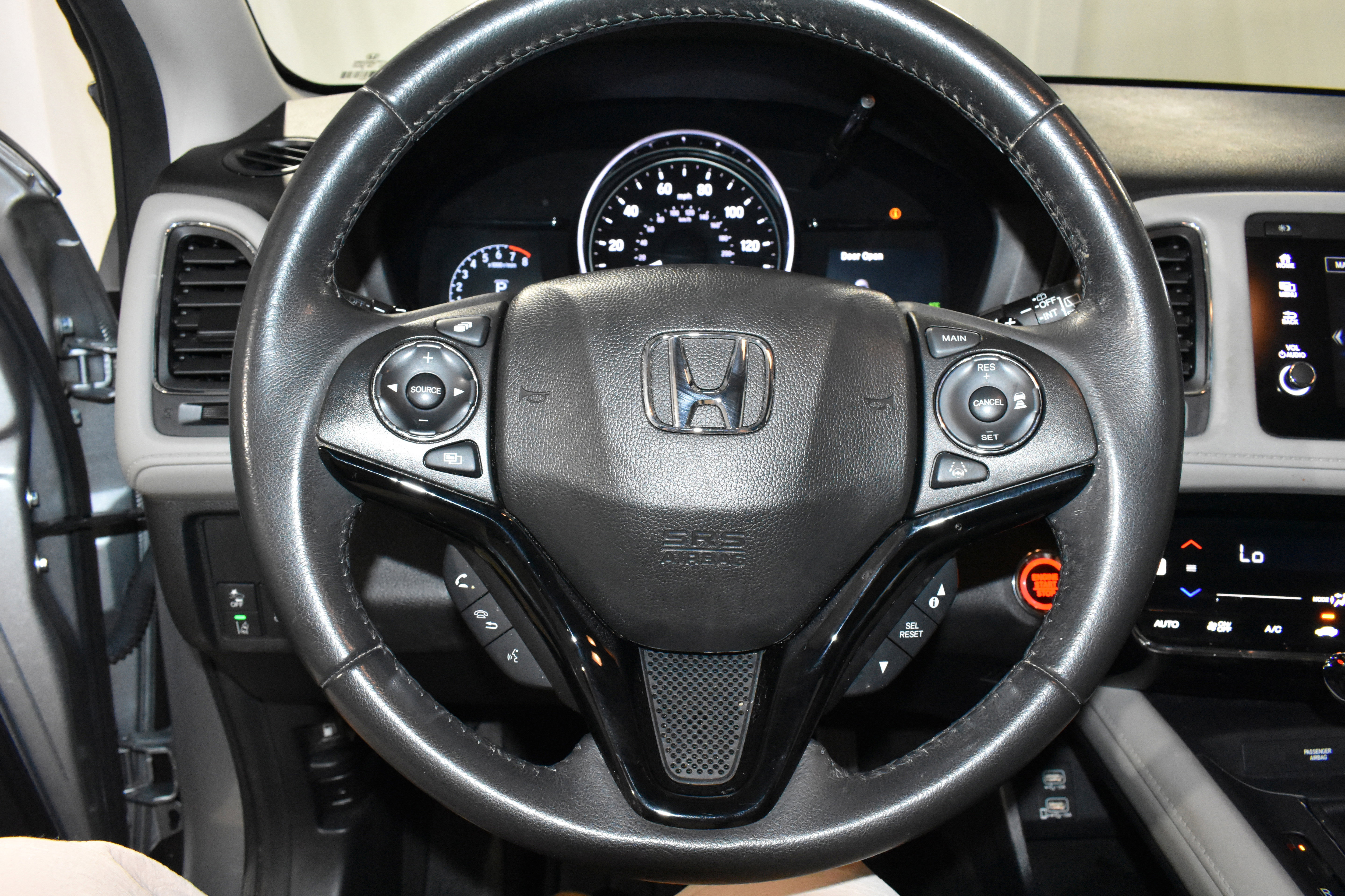 Used 2019 Honda HR-V Touring image 12