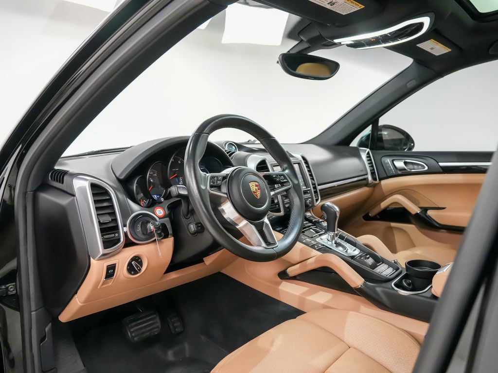 Used 2016 Porsche Cayenne image 4