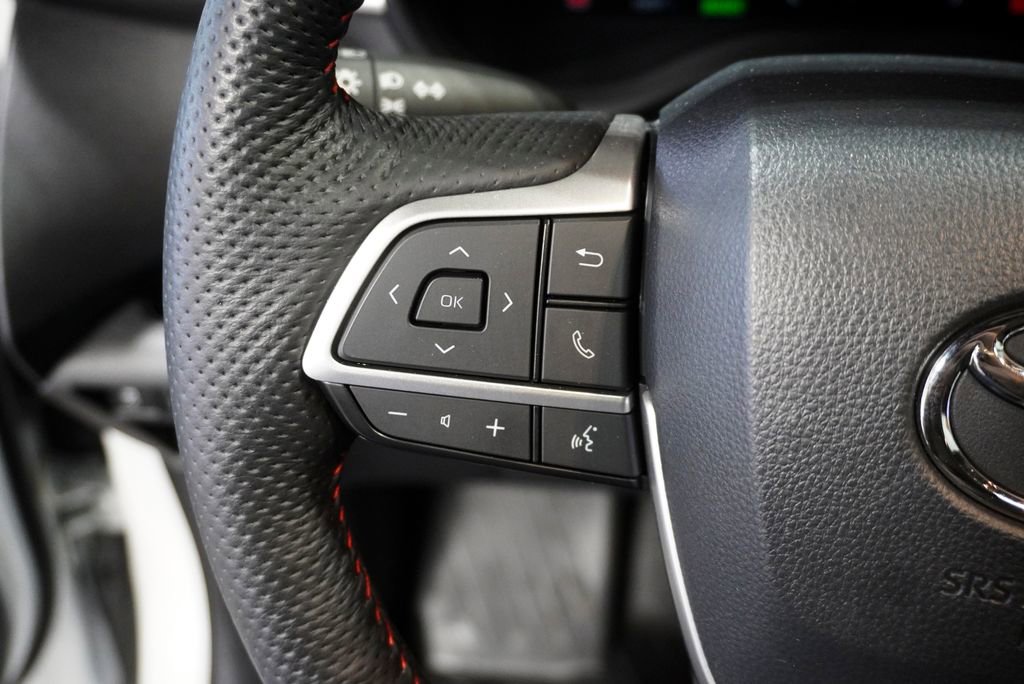 Used 2025 Toyota Sienna XSE image 24