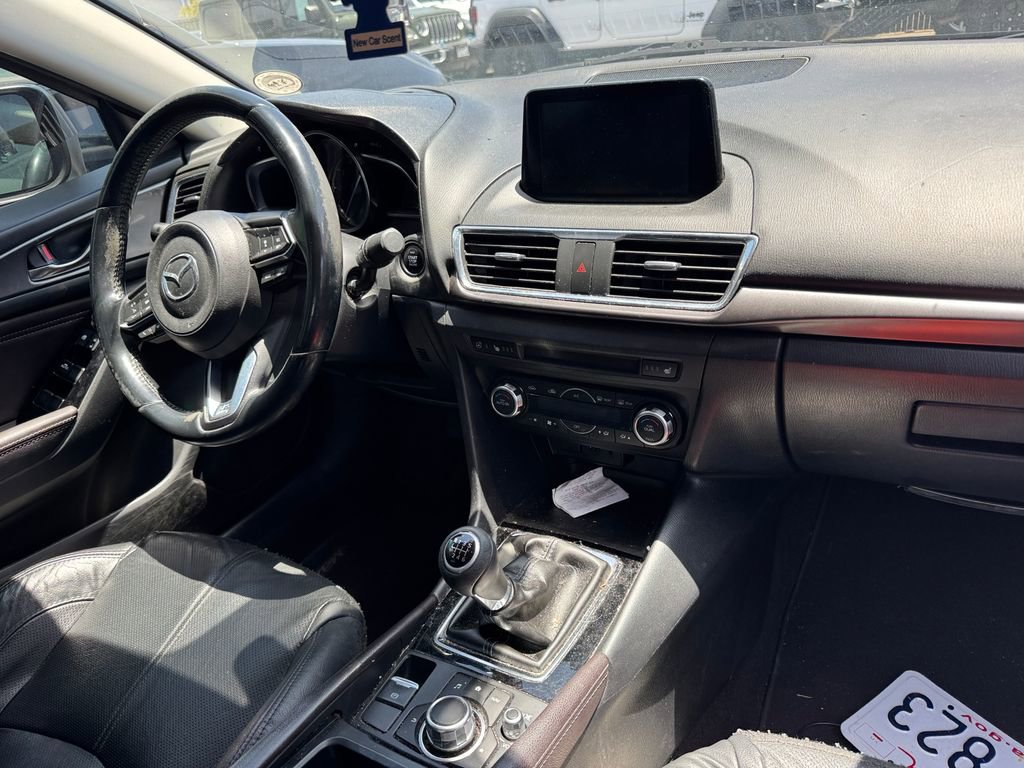 Used 2018 MAZDA MAZDA3 Grand Touring w/ Premium Equipment Package FWD image 5
