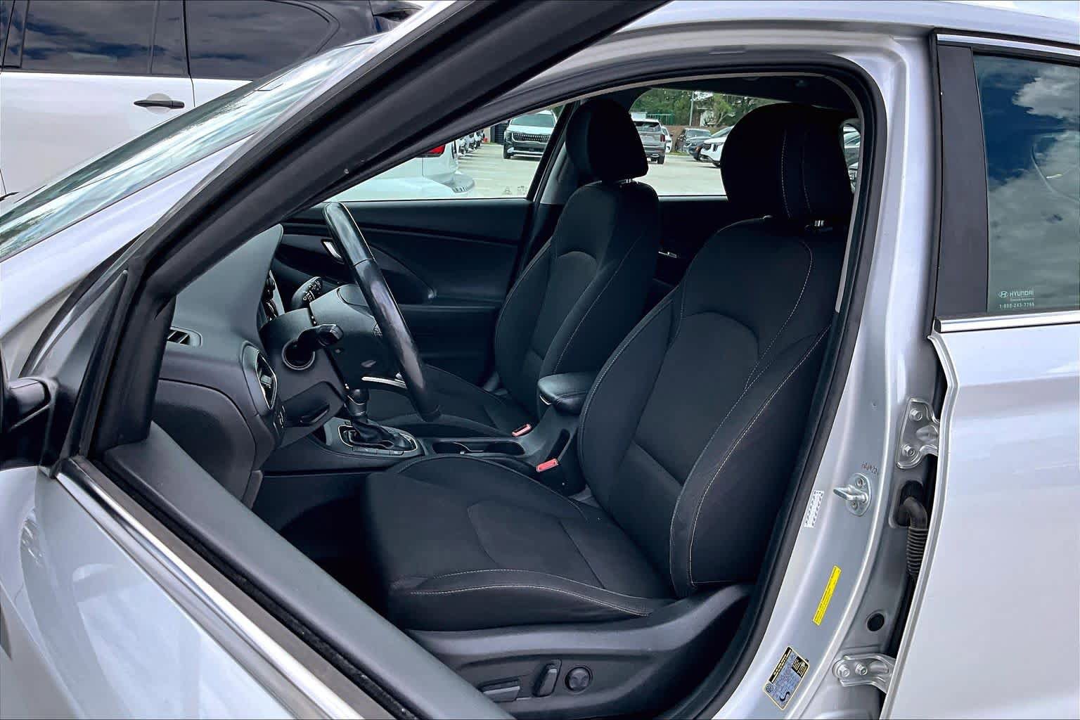 Used 2018 Hyundai Elantra GT w/ Style Package 02 FWD image 8