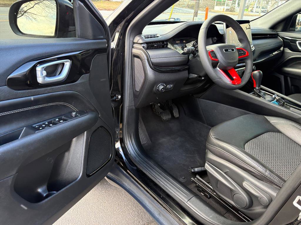 Used 2023 Jeep Compass Altitude image 13