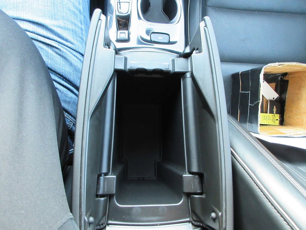 Used 2023 Buick Envision Essence AWD/4WD image 27