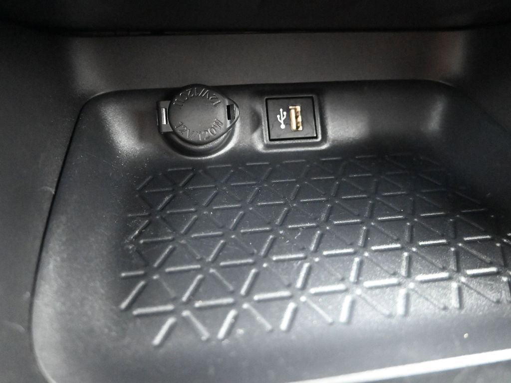 Used 2025 Toyota RAV4 XLE w/ Convenience Package image 22