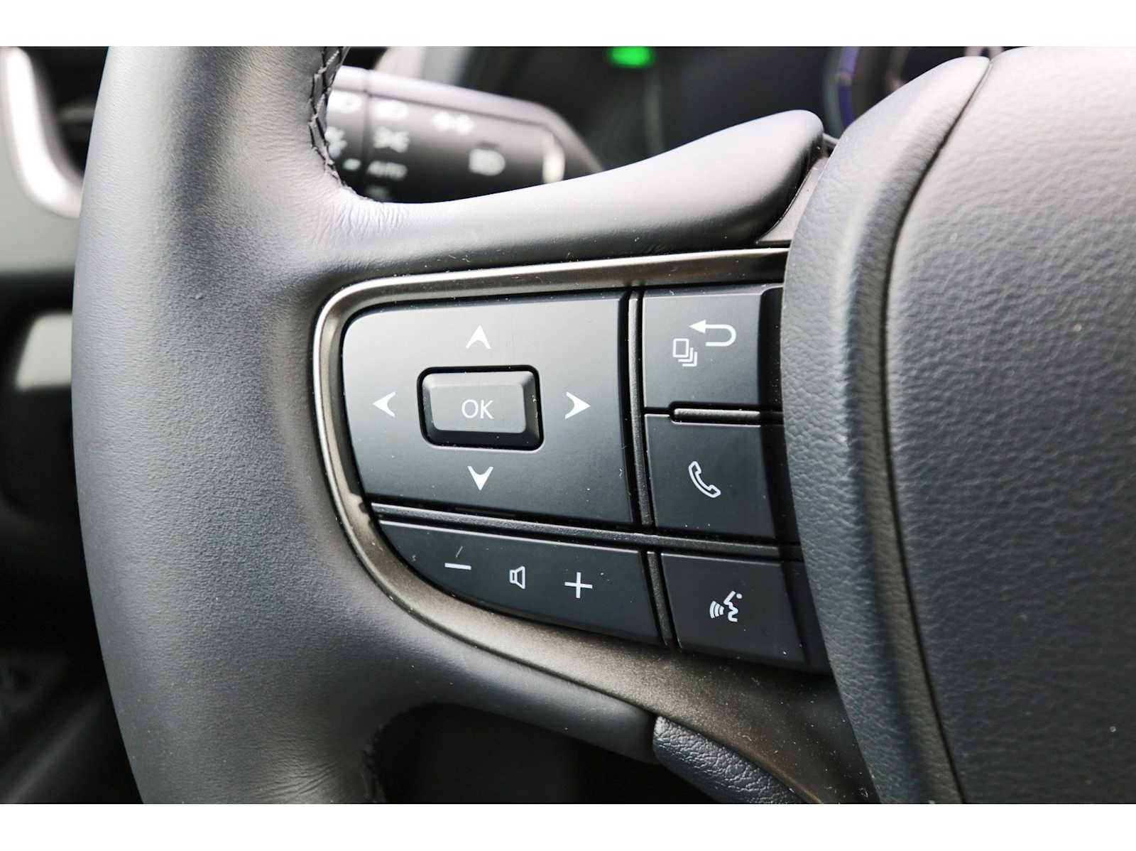 Used 2024 Lexus UX 250h FWD w/ Premium Package image 15