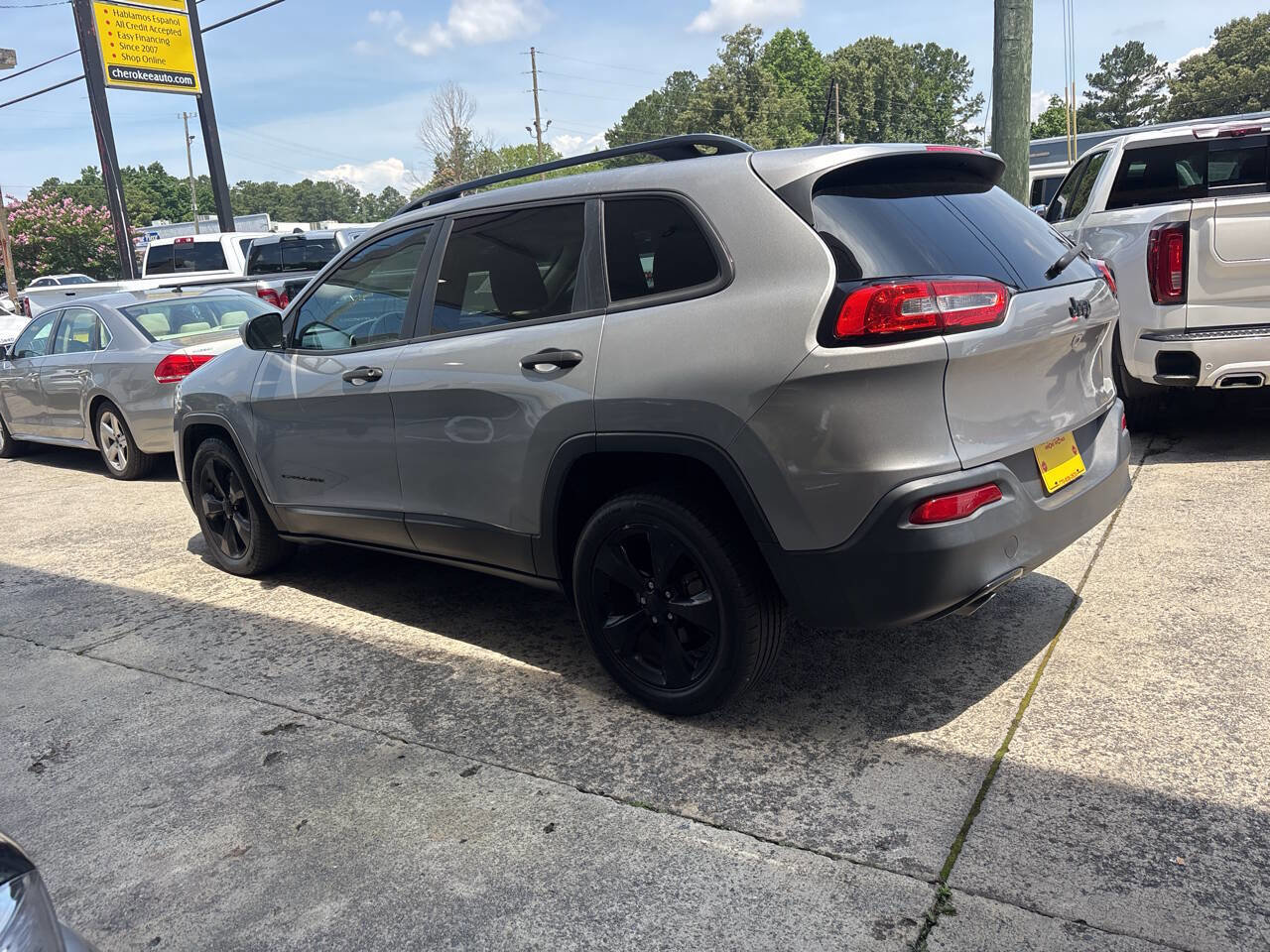 Used 2016 Jeep Cherokee Sport FWD image 7