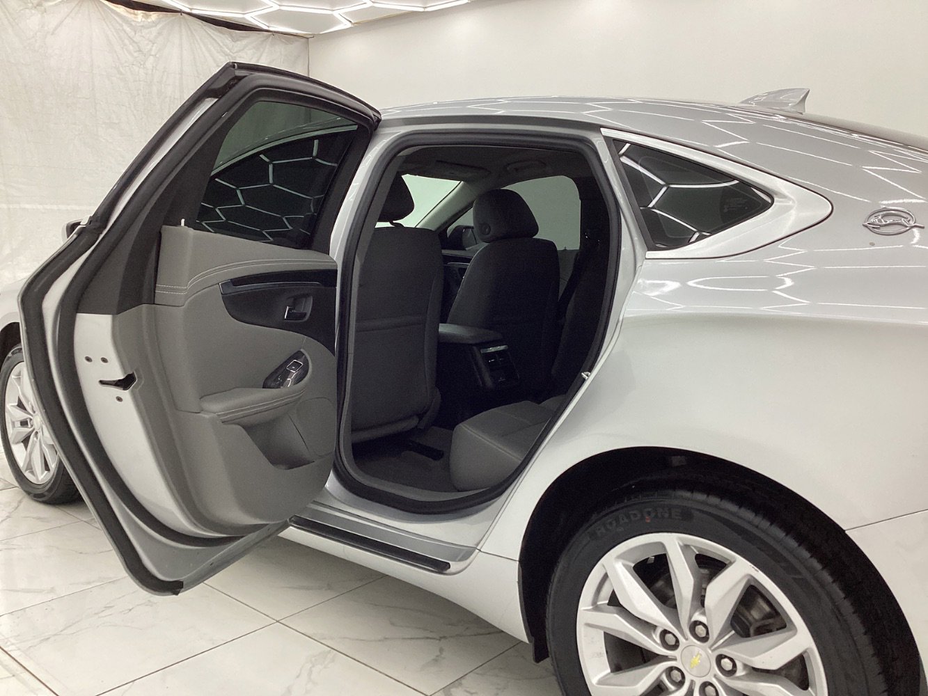 Used 2018 Chevrolet Impala LT w/ LT Convenience Package FWD image 22