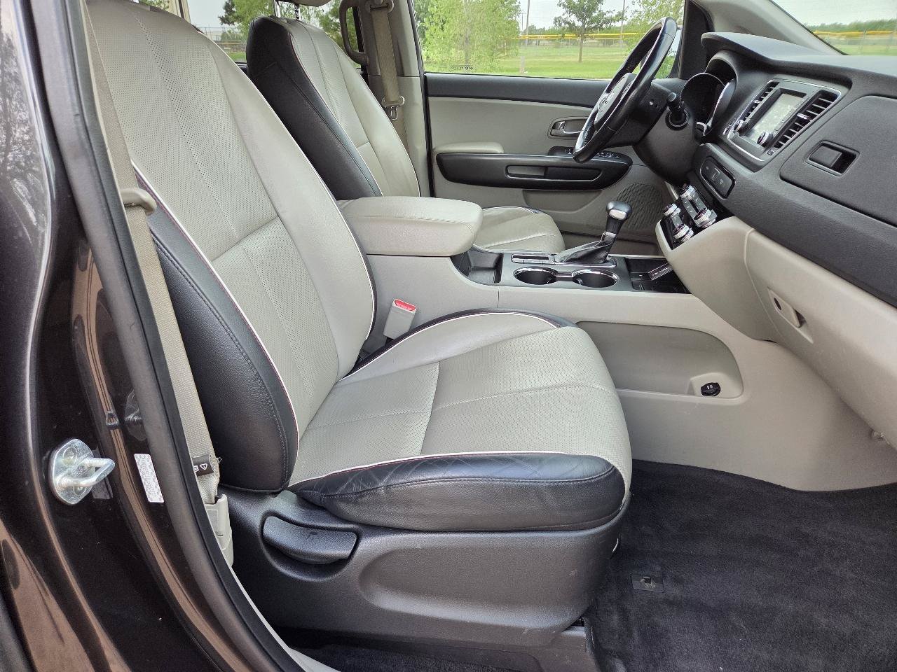 Used 2020 Kia Sedona EX FWD image 7