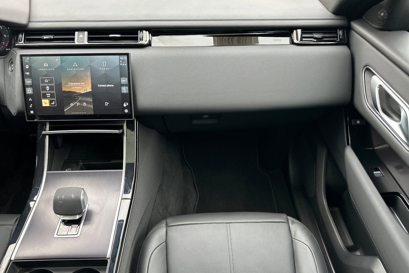 Used 2026 Land Rover Range Rover Velar Dynamic SE image 29