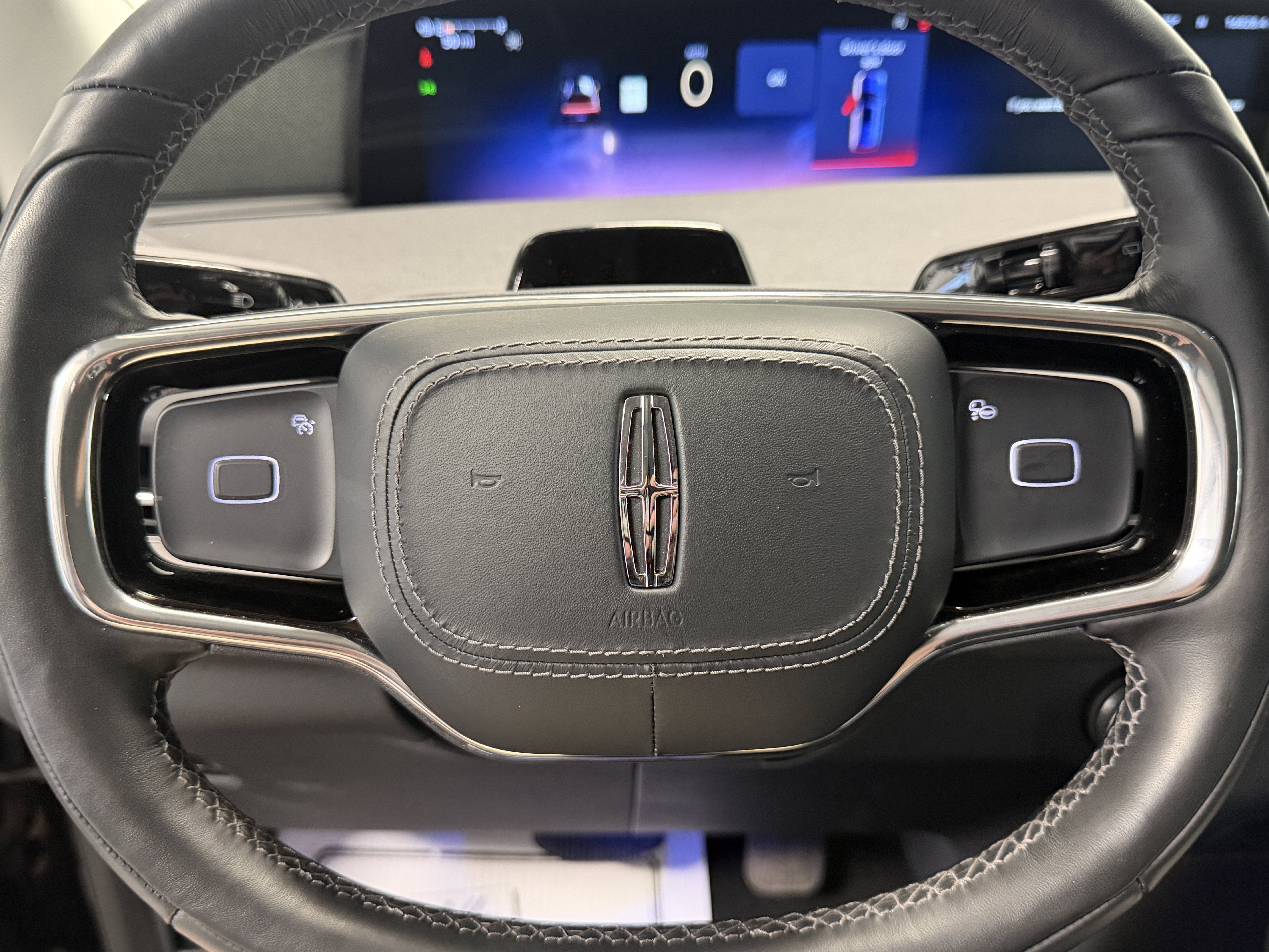 Used 2025 Lincoln Navigator Reserve AWD/4WD image 19