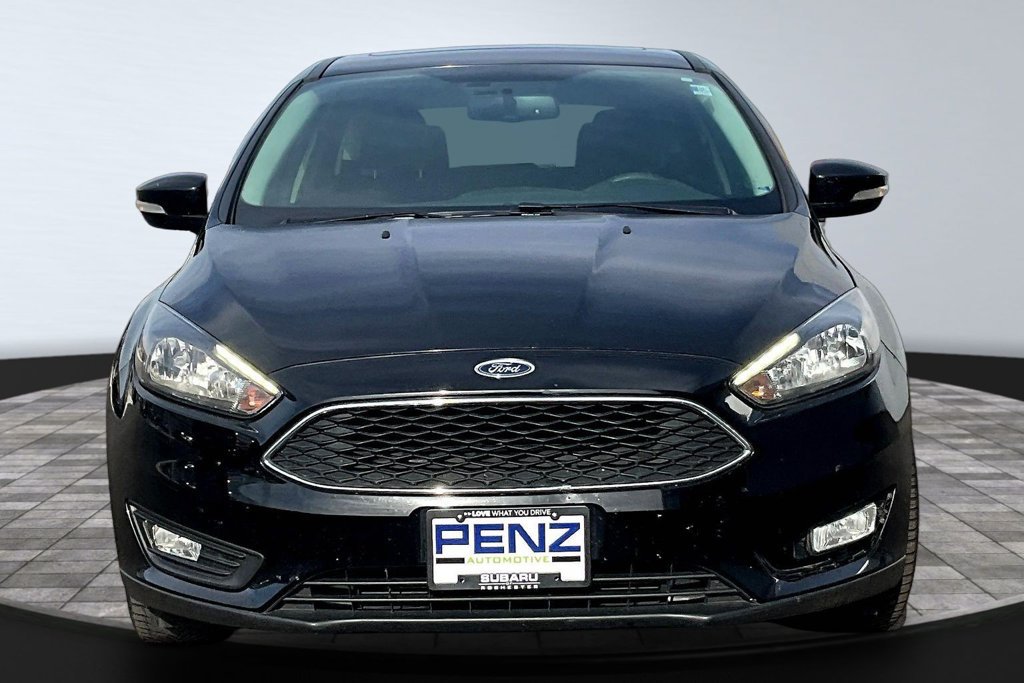 Used 2017 Ford Focus SEL FWD image 2