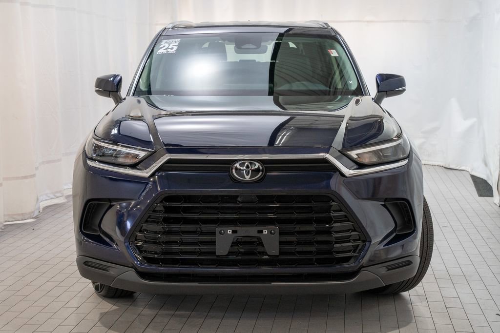 Used 2025 Toyota Grand Highlander FWD image 2