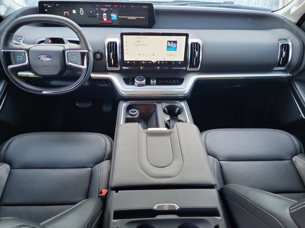 Used 2025 Ford Expedition Max Platinum w/ Driver's Package AWD/4WD image 19