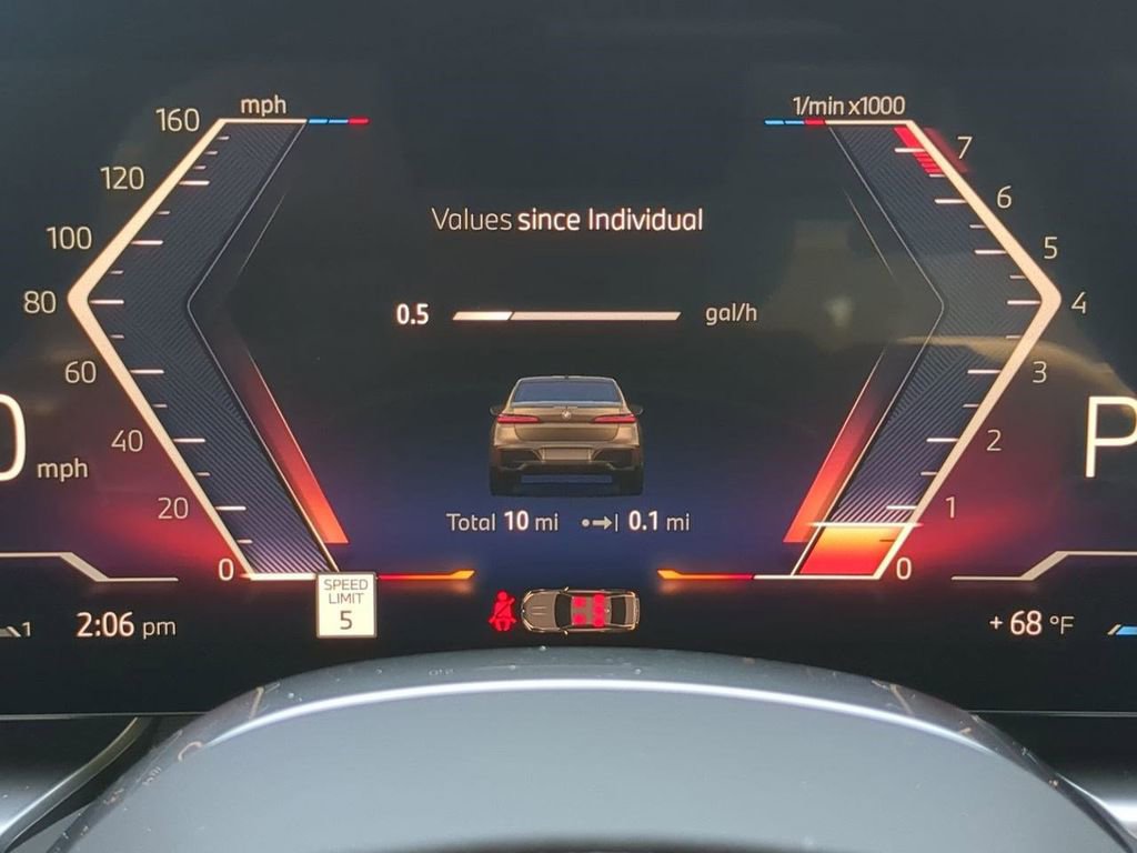 New 2026 BMW 740i w/ Premium Package image 28