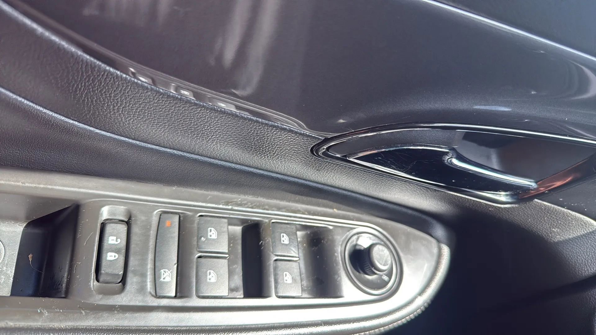 Used 2018 Buick Encore Preferred image 23