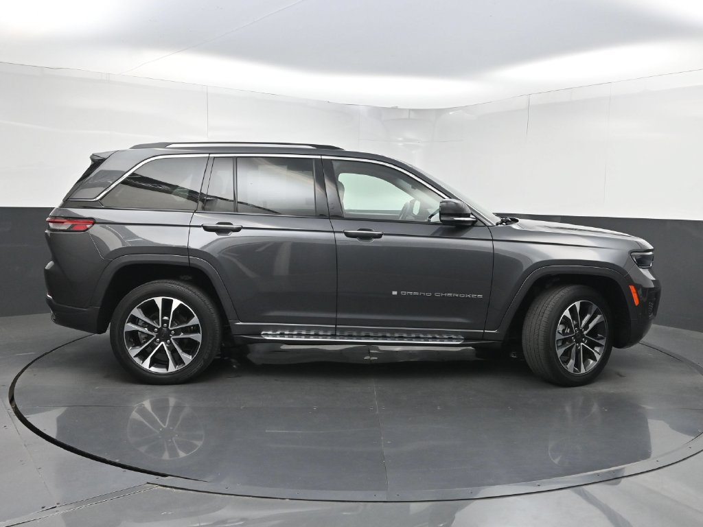 Used 2022 Jeep Grand Cherokee Overland w/ Luxury Tech Group IV RWD image 51