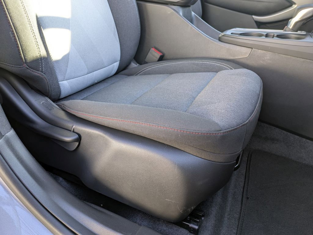 Certified 2025 Chevrolet Trax RS w/ Sunroof Package image 27