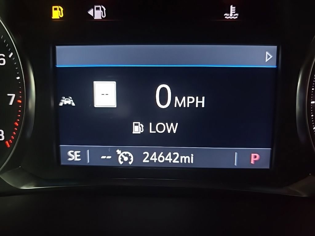 Used 2023 Chevrolet Traverse LT w/ LT Premium Package AWD/4WD image 24
