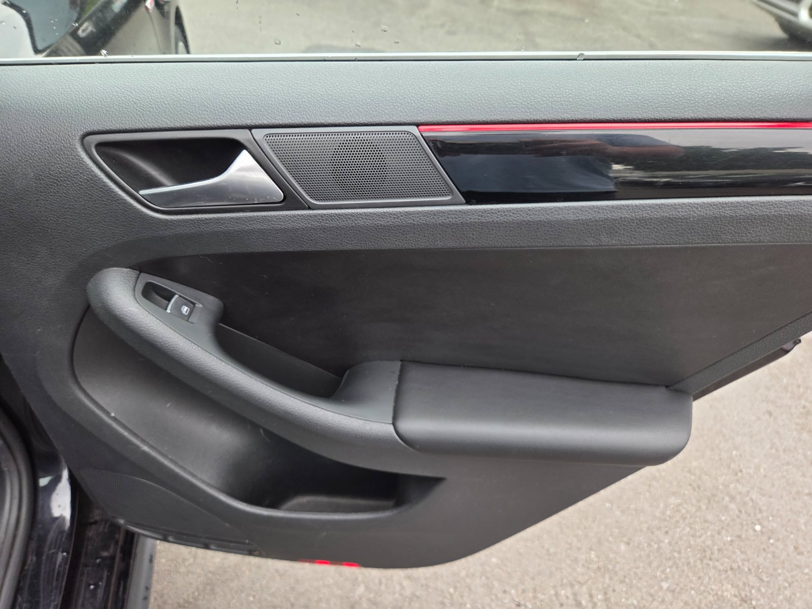 Used 2017 Volkswagen Jetta GLI FWD image 12