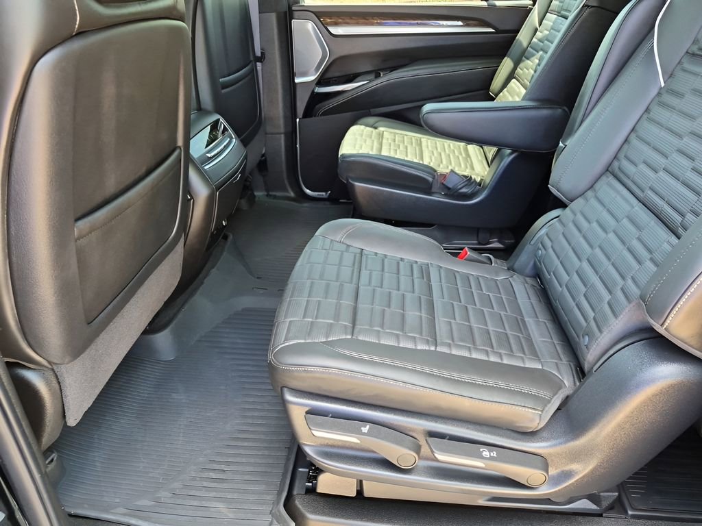 Certified 2026 Cadillac Escalade ESV Platinum Sport w/ LPO, ONYX Package image 20