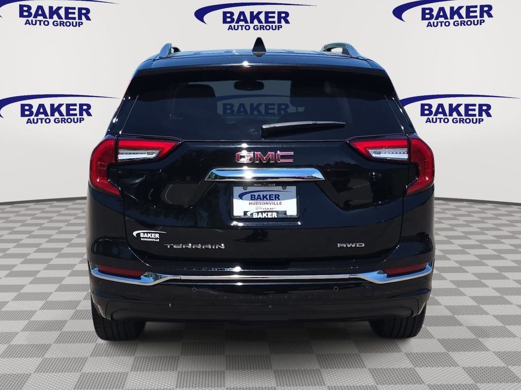 Used 2023 GMC Terrain Denali w/ Black Diamond Edition AWD/4WD image 6