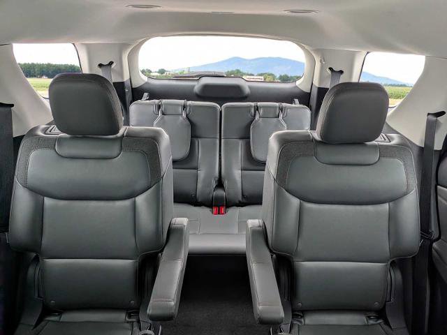 Certified 2025 Ford Explorer Active w/ Active Comfort Package image 25