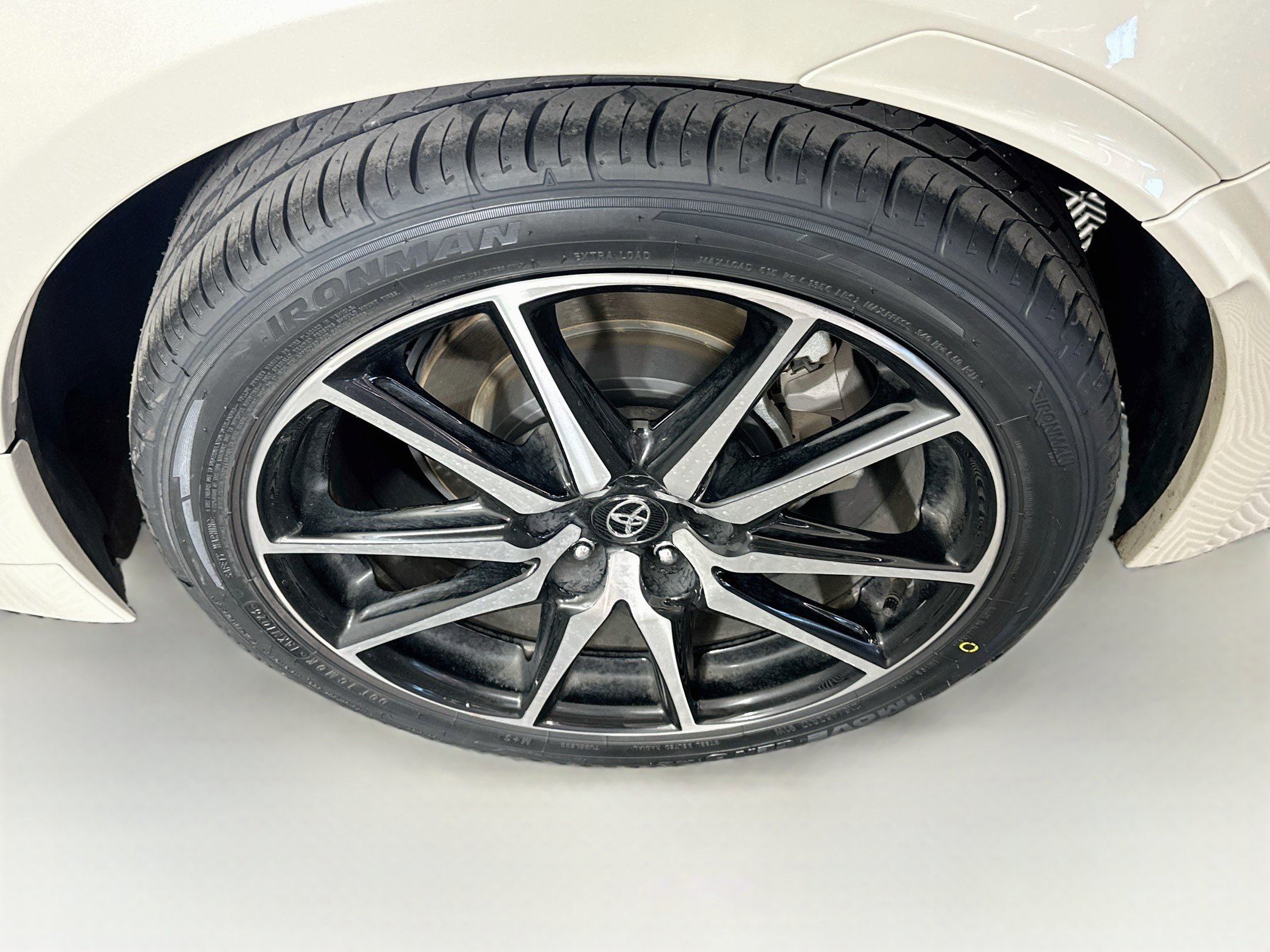 Used 2024 Toyota GR86 RWD image 11