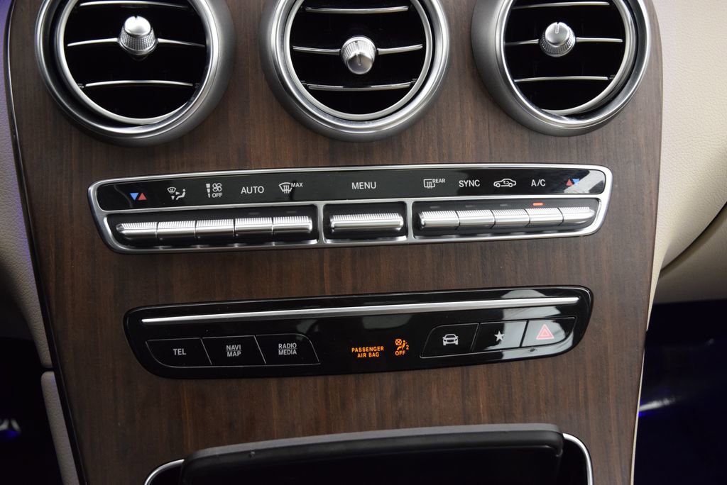 Used 2022 Mercedes-Benz GLC 300 image 32