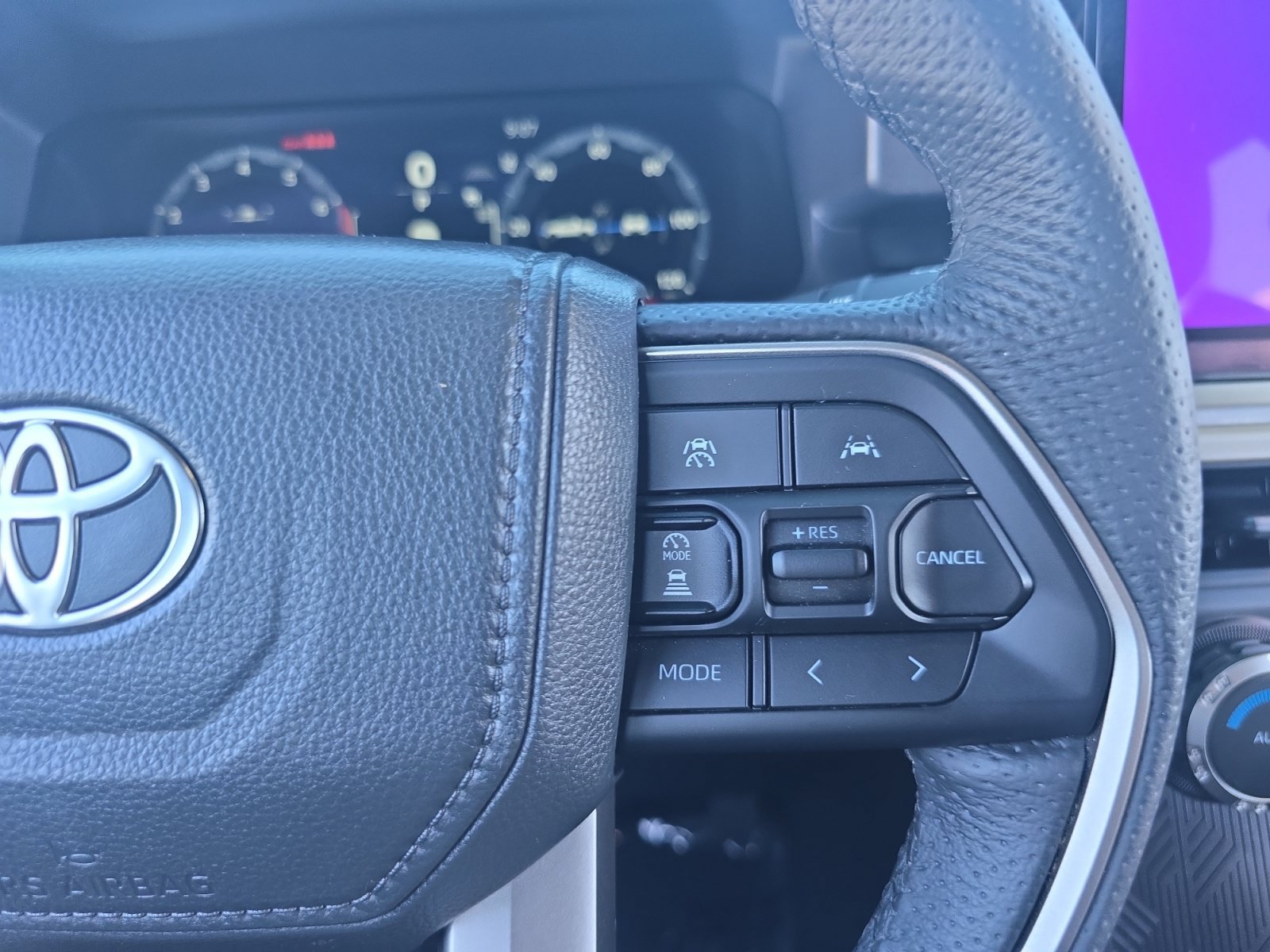 Certified 2025 Toyota Tacoma TRD Off-Road AWD/4WD image 22