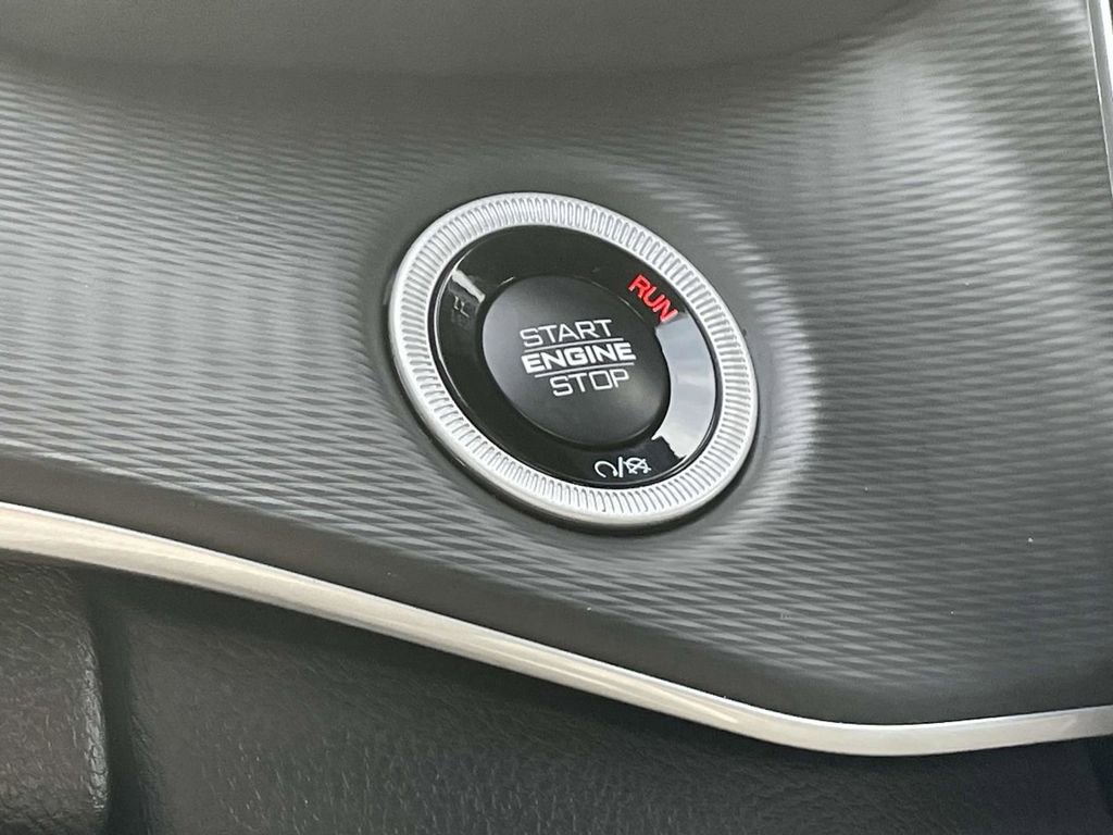 New 2025 Jeep Grand Cherokee L Laredo w/ Luxury Tech Group I image 35