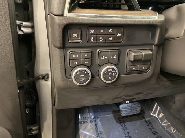 New 2026 Chevrolet Suburban High Country AWD/4WD image 33