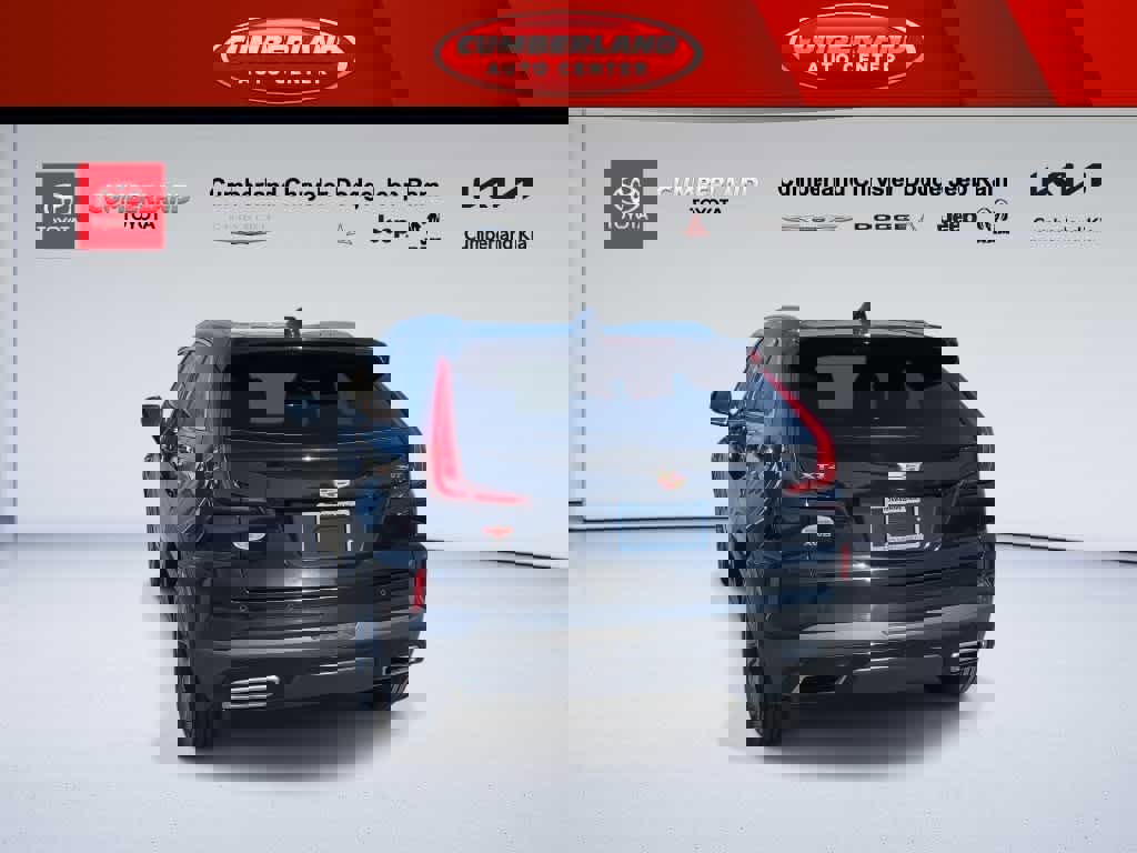 Used 2024 Cadillac XT4 Premium Luxury image 7