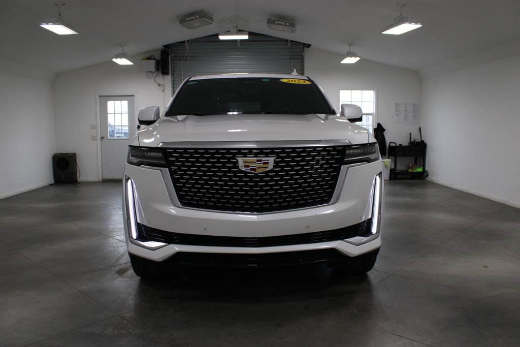 Used 2023 Cadillac Escalade Premium Luxury w/ LPO, Illumination Package RWD image 3