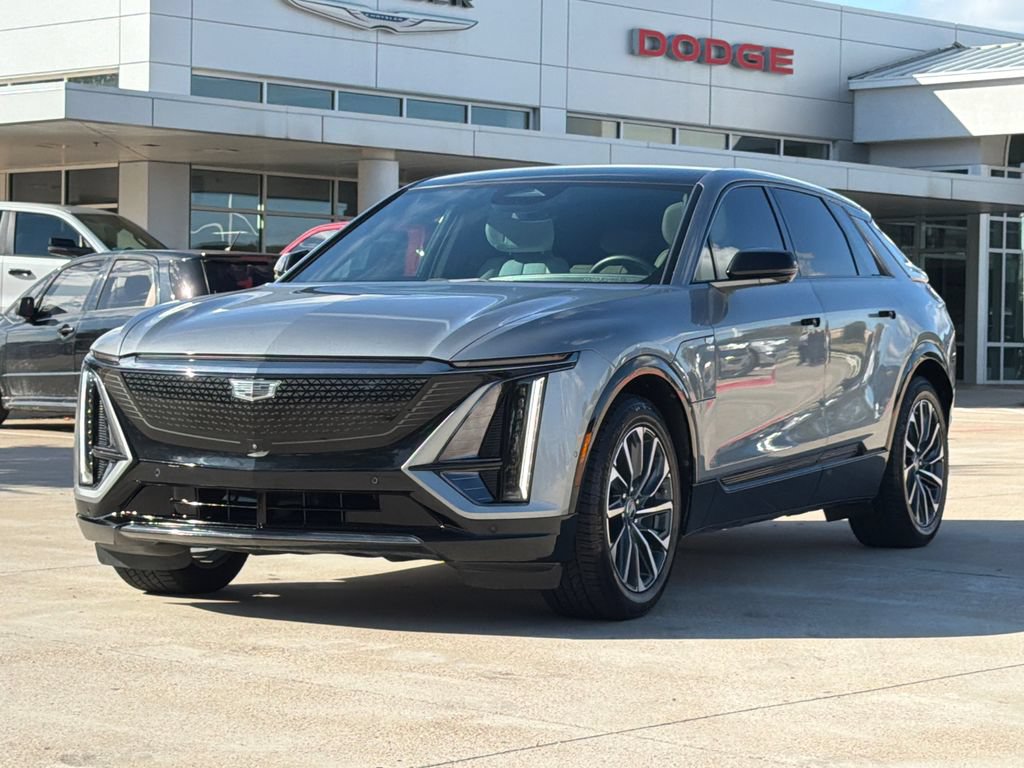 Used 2024 Cadillac Lyriq Sport RWD video 3
