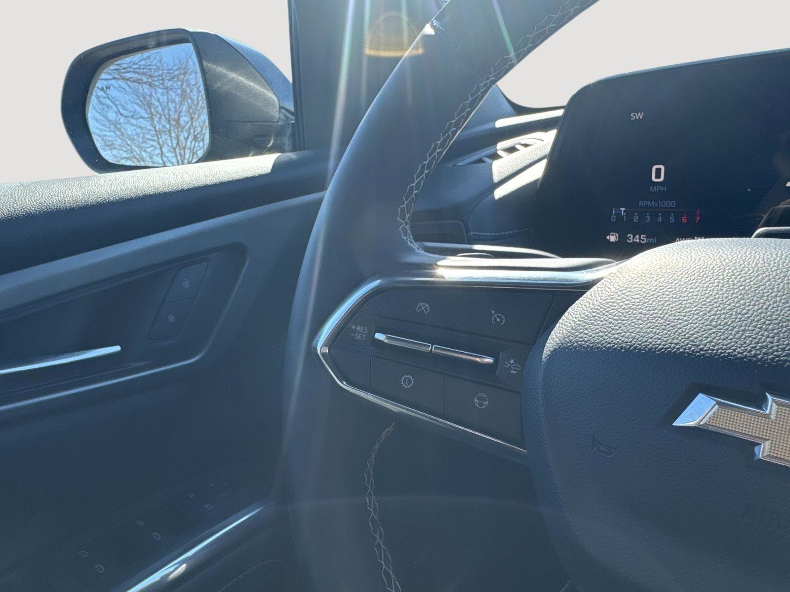 Used 2025 Chevrolet Traverse LT w/ Enhanced Driving Package image 21