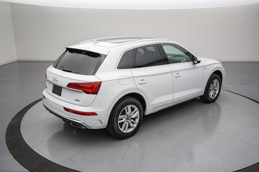 Used 2023 Audi Q5 2.0T Premium w/ Convenience Package AWD/4WD image 4