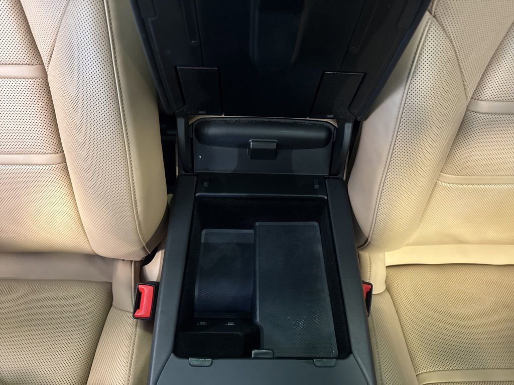 Certified 2023 Porsche Cayenne Platinum Edition image 31