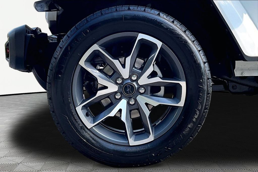 Used 2024 Jeep Wrangler Unlimited AWD/4WD image 23