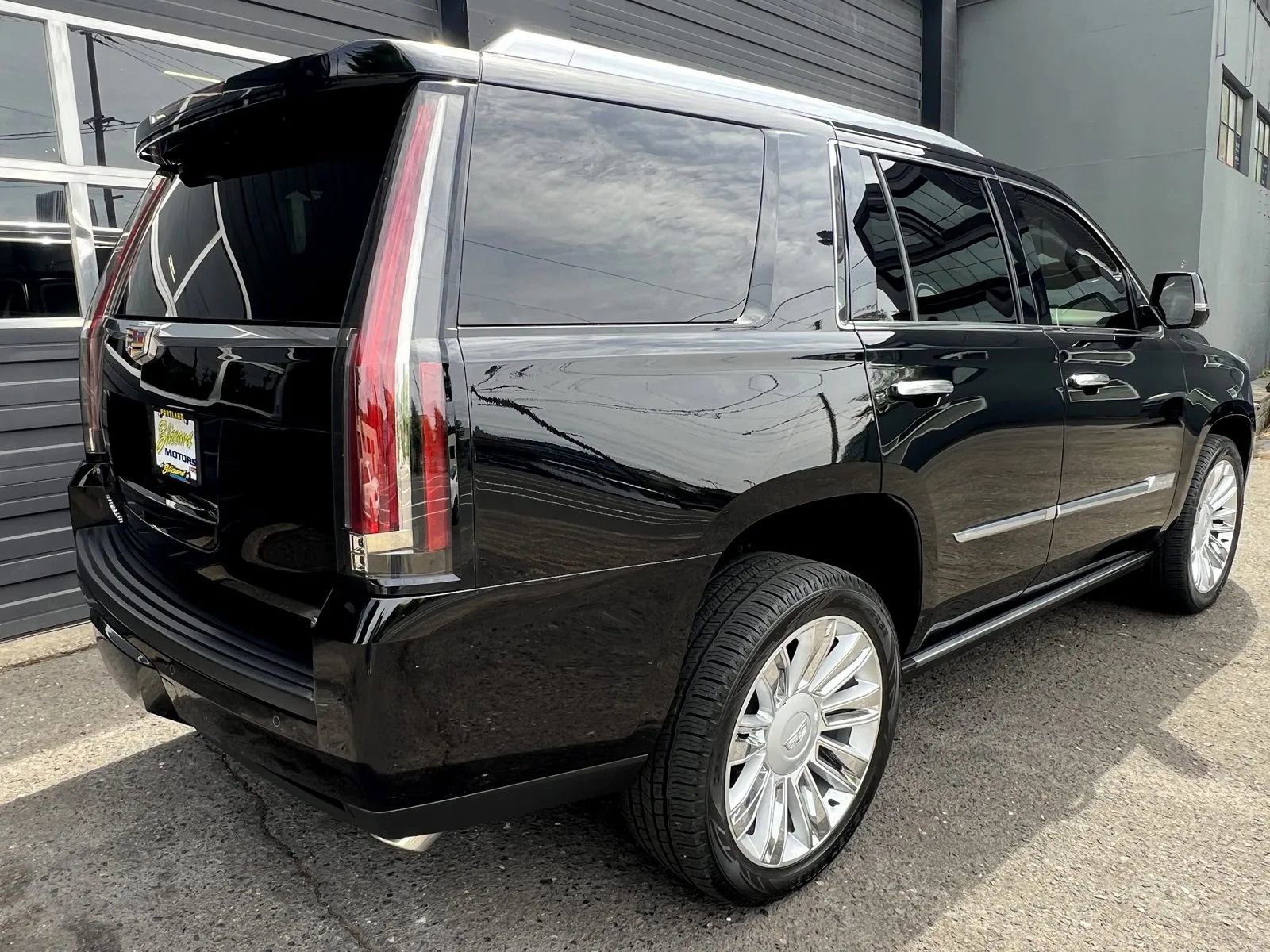 Used 2015 Cadillac Escalade Platinum image 6
