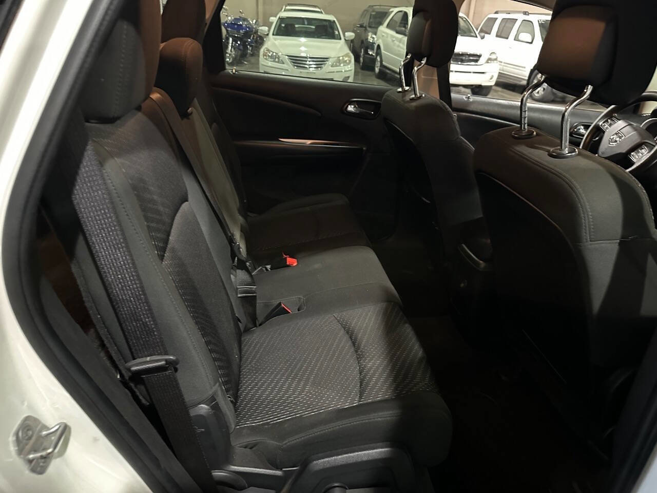 Used 2011 Dodge Journey Mainstreet w/ Comfort/Convenience Group image 8