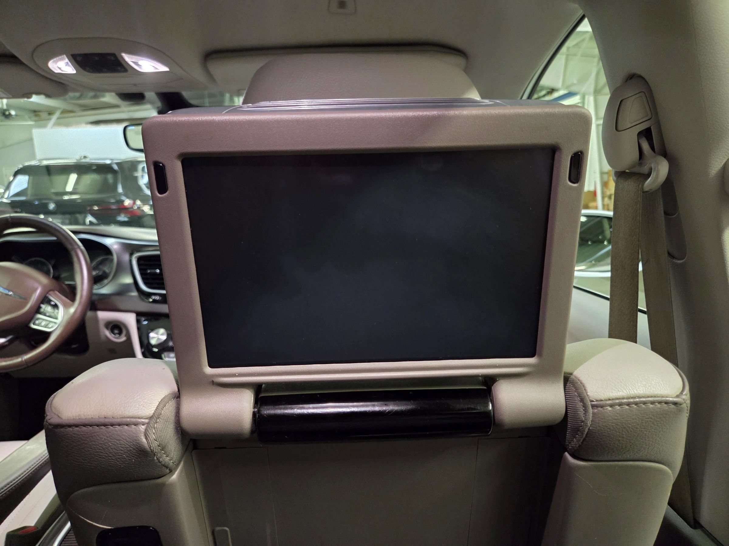 Used 2018 Chrysler Pacifica Touring-L Plus FWD image 36
